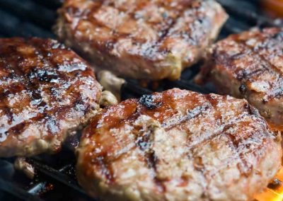 mannenafdeling-koken-met-bier-hamburger-topping-1400x700